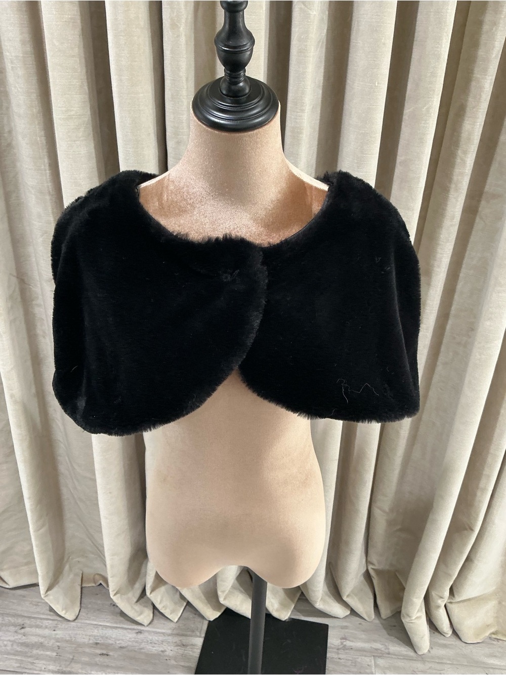 Black Faux Fur Capelet Jacket - Women's Short Coat